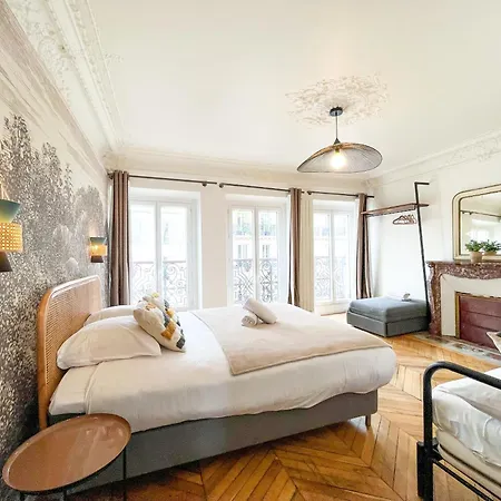 Urbanflat 99 - Beautiful 6 Bdr In The Center Of