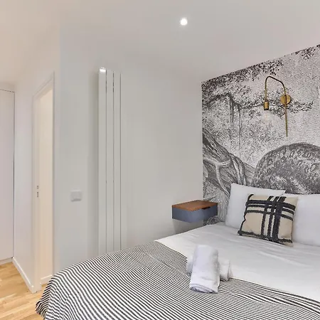 Appartamento Urbanflat 99 - Beautiful 6 Bdr In The Center Of Parigi