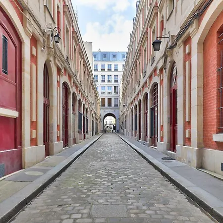 Urbanflat 99 - Beautiful 6 Bdr In The Center Of Parigi